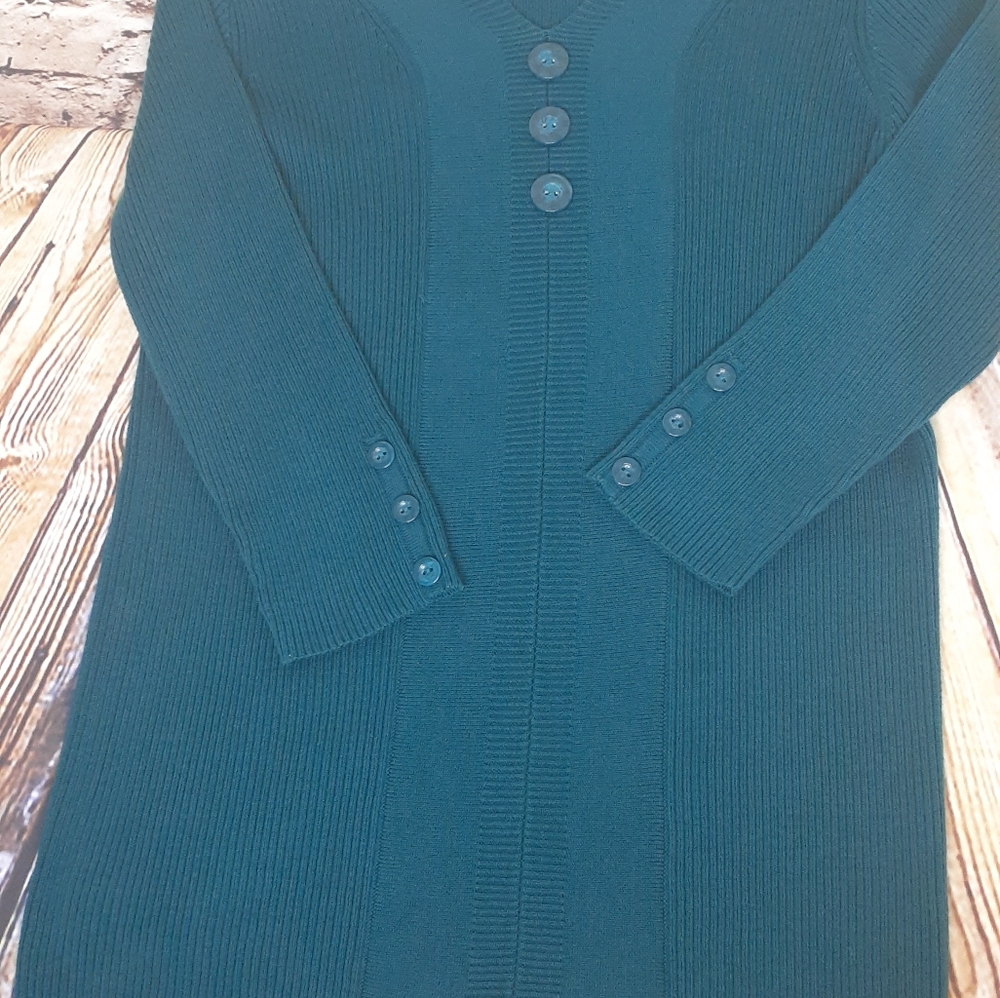 Dressbarn Women's Pullover Long sleeved Size M